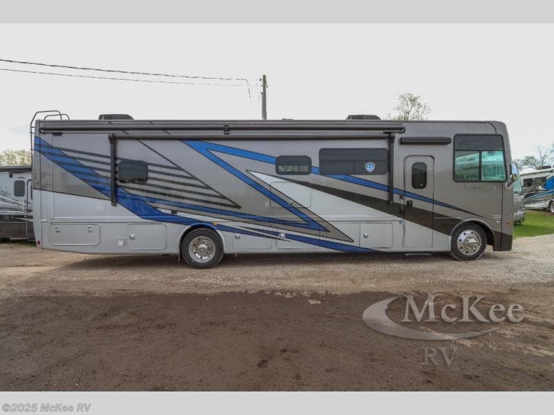 New 2025 Thor Motor Coach Luminate CC35 available in Perry, Iowa