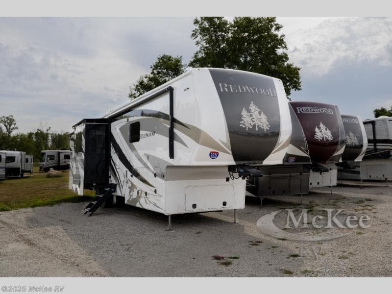 Email now about this 2021 Redwood RV Redwood RW4001LK! Used 2021 Redwood RV Redwood RW4001LK available in Perry, Iowa