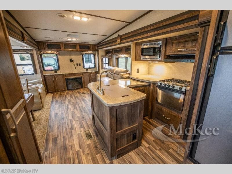 Contact us now about this 2017 Keystone Cougar X-lite 29RES! 2017 Cougar X-lite 29RES by Keystone from McKee RV in Perry, Iowa