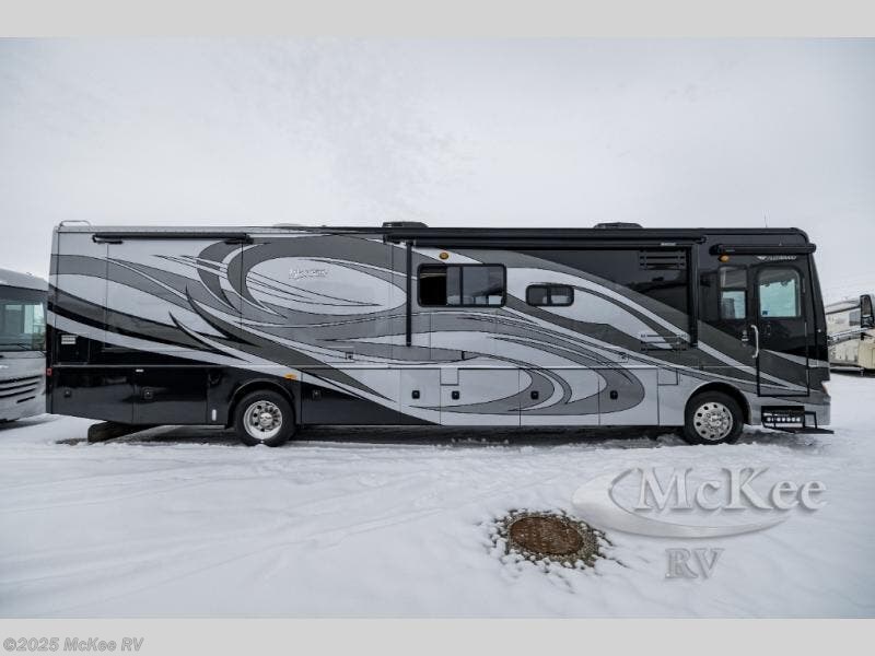 Used 2010 Fleetwood Discovery 40X available in Perry, Iowa