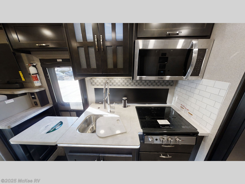 Used 2025 Dynamax Corp isata 5 28SS available in Perry, Iowa