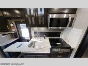 Used 2025 Dynamax Corp isata 5 28SS available in Perry, Iowa