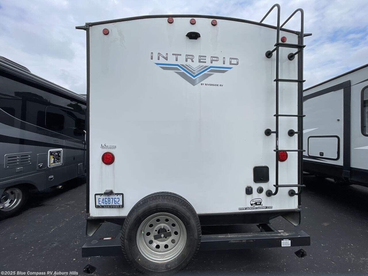 Contact us now about this 2021 Riverside RV Intrepid 281DDB! 2021 Intrepid 281DDB by Riverside RV from Blue Compass RV Auburn Hills in Auburn Hills, Michigan