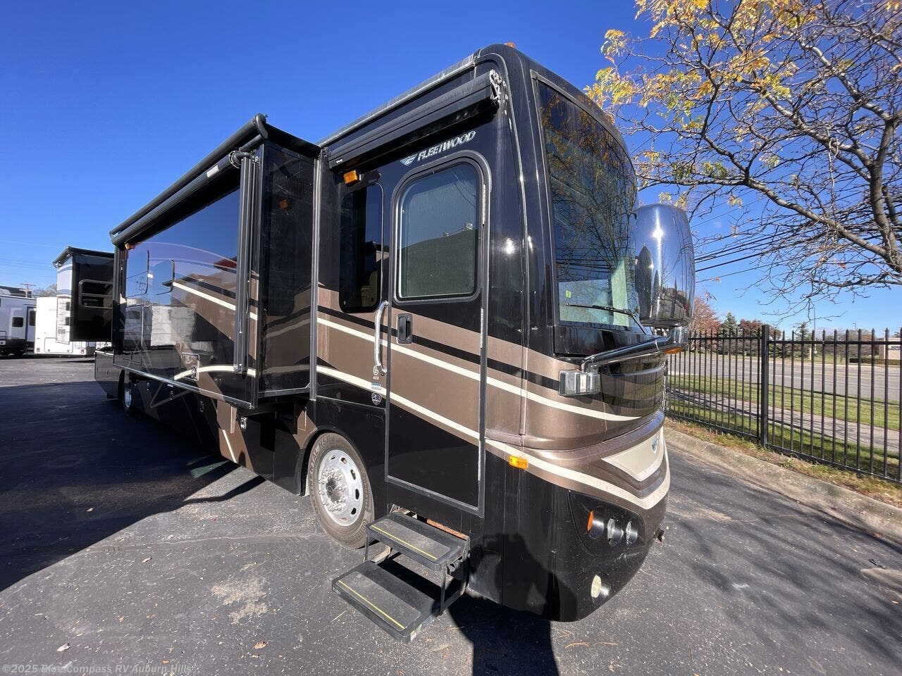 Contact us now about this 2016 Fleetwood Expedition 40x! 2016 Expedition 40x by Fleetwood from Blue Compass RV Auburn Hills in Auburn Hills, Michigan