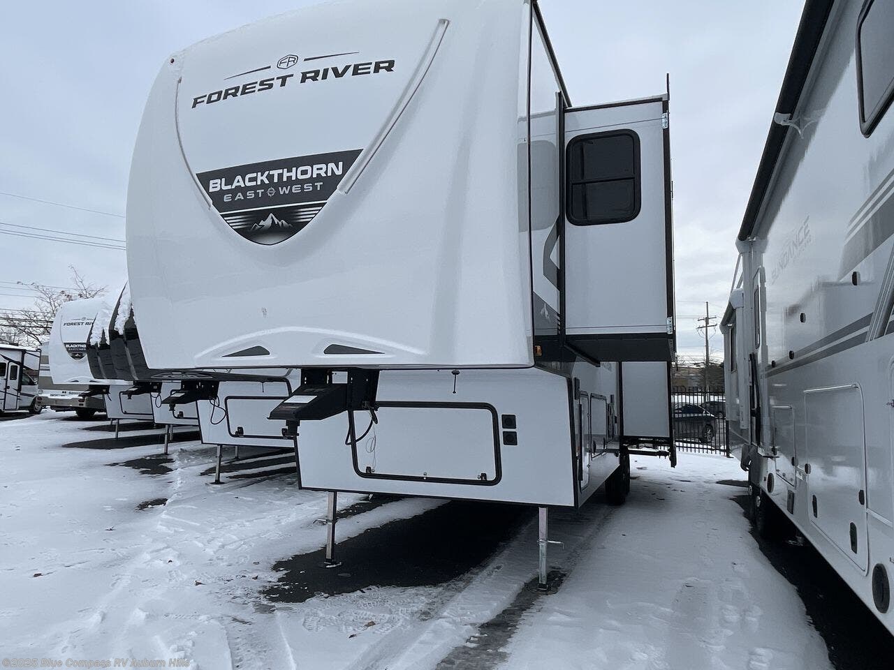 New 2026 East to West Blackthorn 2990MK available in Auburn Hills, Michigan