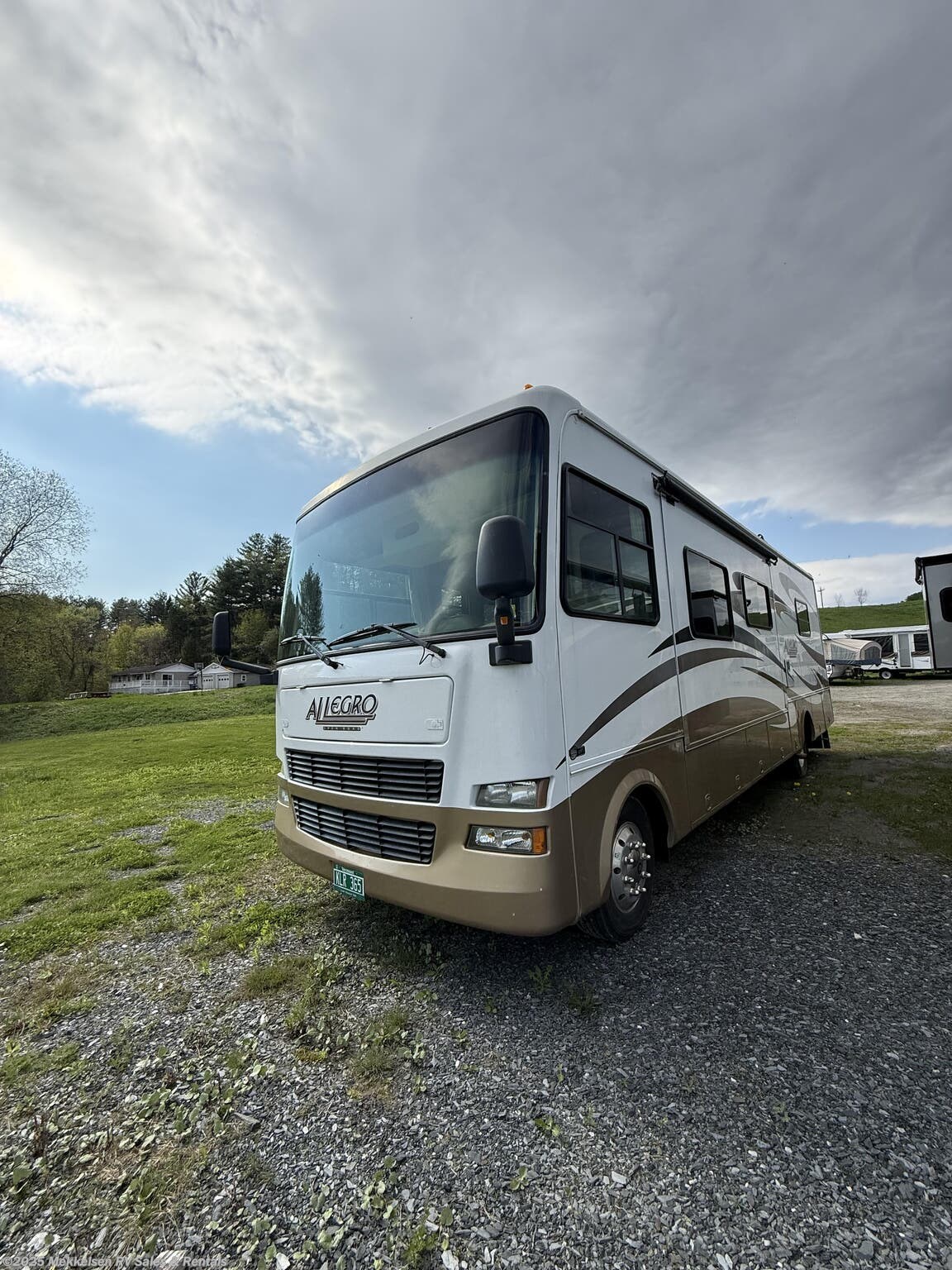 Contact us now about this 2008 Tiffin Allegro 32BA! 2008 Allegro 32BA by Tiffin from Mekkelsen RV Sales & Rentals in East Montpelier, Vermont