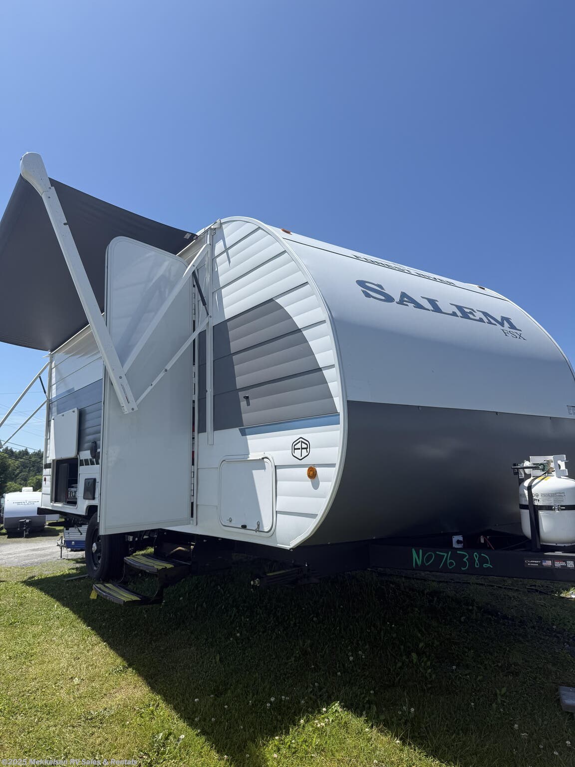 Call now about this 2026 Forest River Salem 178BHSK! 2026 Forest River Salem 178BHSK - New Travel Trailer For Sale by Mekkelsen RV Sales & Rentals in East Montpelier, Vermont