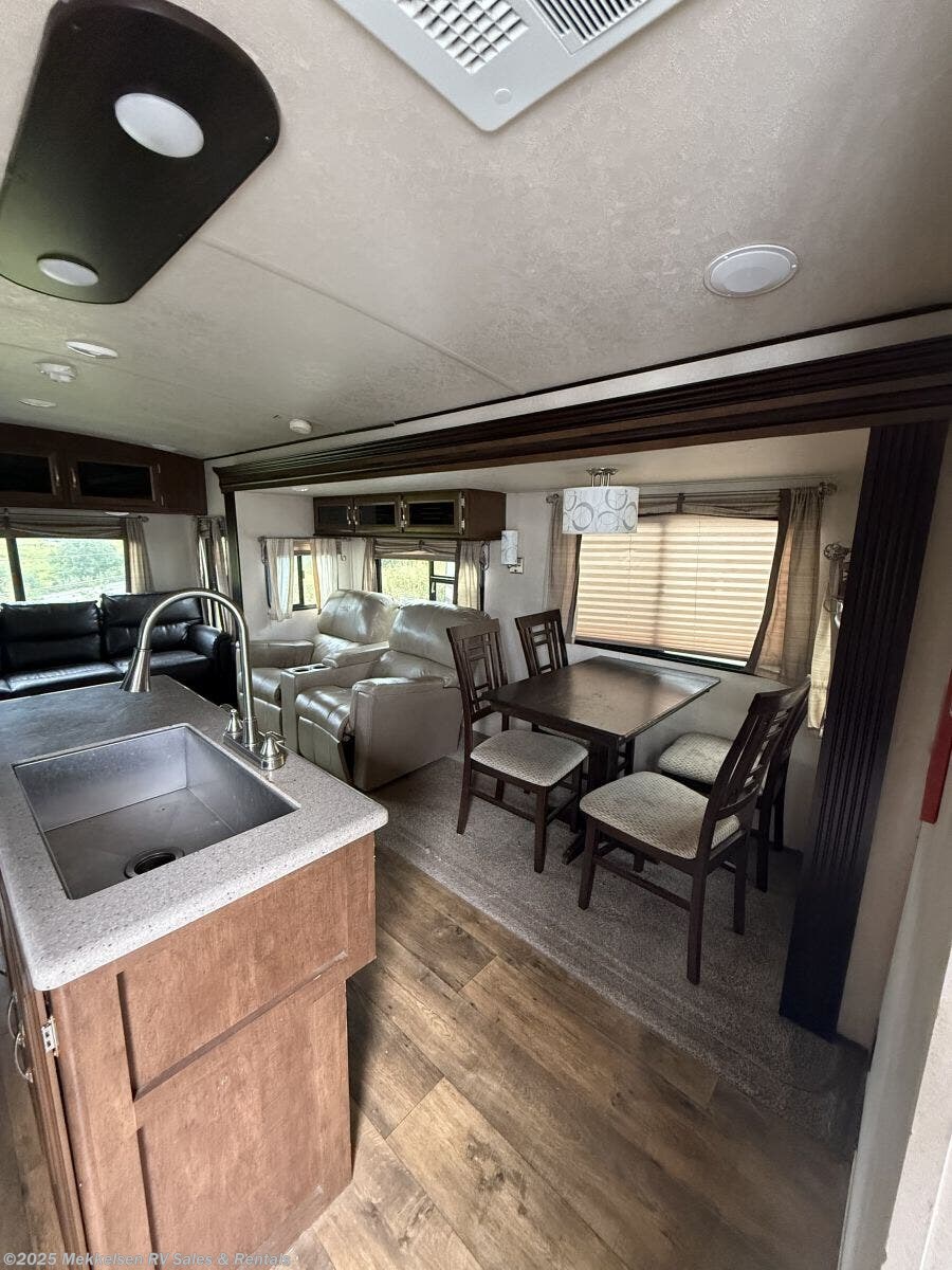 Contact us now about this 2018 Forest River Salem 272RL! 2018 Salem 272RL by Forest River from Mekkelsen RV Sales & Rentals in East Montpelier, Vermont
