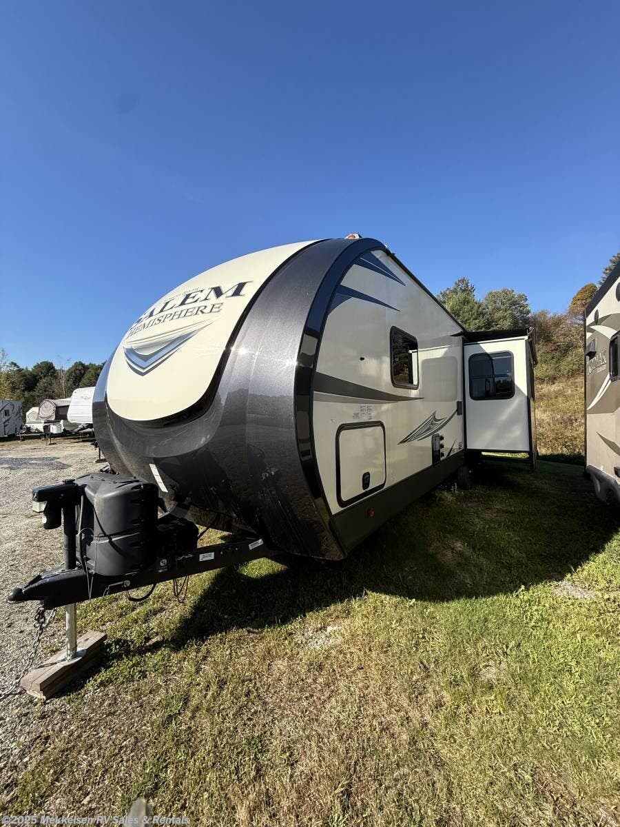Call now about this 2020 Forest River Salem 273RL! 2020 Forest River Salem 273RL - Used Travel Trailer For Sale by Mekkelsen RV Sales & Rentals in East Montpelier, Vermont