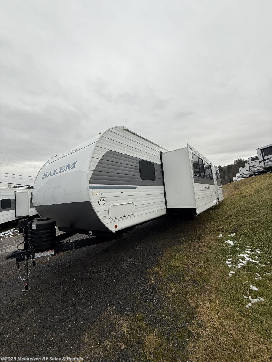 New 2026 Forest River Salem 31KQBTS available in East Montpelier, Vermont