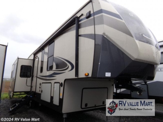 Used 2020 Forest River Sandpiper 321RL available in Willow Street, Pennsylvania