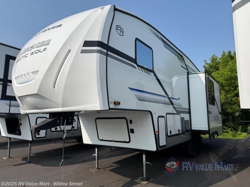 New 2025 Forest River Cherokee Arctic Wolf 23MLE available in Willow Street, Pennsylvania