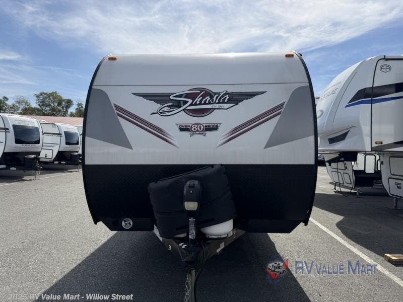 Contact us now about this 2022 Shasta Shasta 26DB! 2022 Shasta 26DB by Shasta from RV Value Mart - Willow Street in Willow Street, Pennsylvania