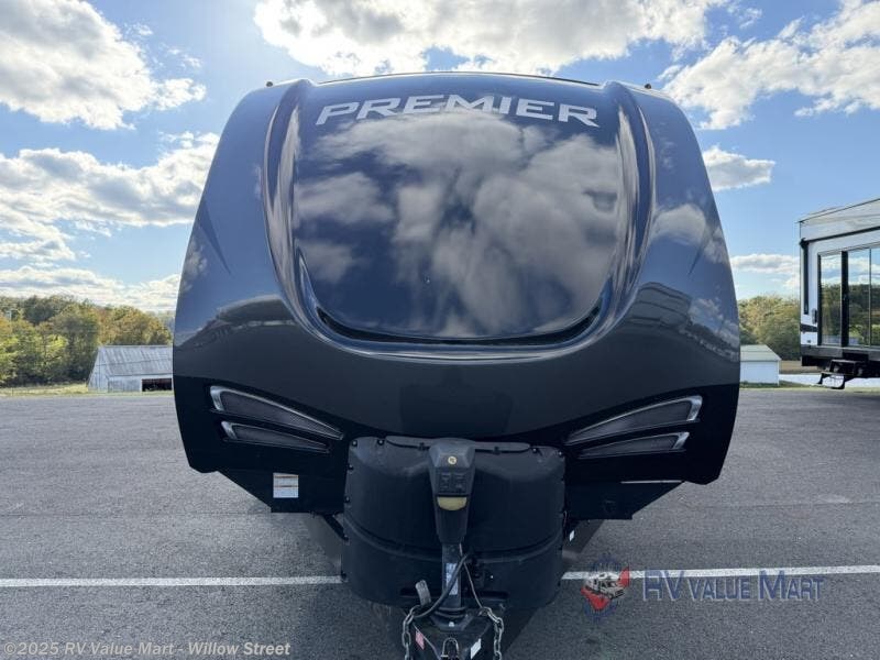 Used 2018 Keystone Premier Ultra Lite 31BKPR available in Willow Street, Pennsylvania