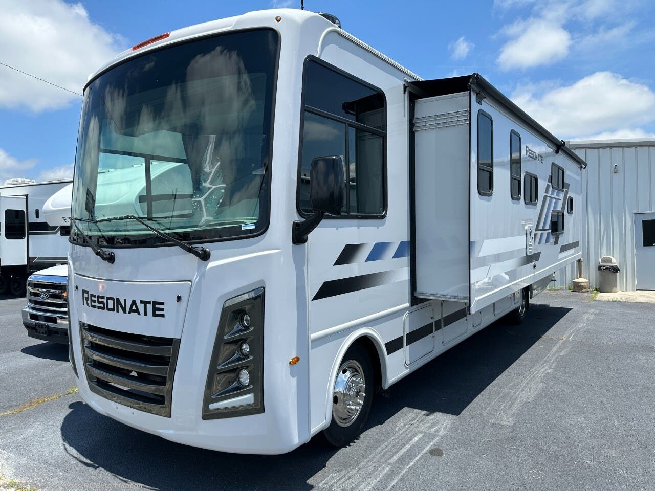 New 2025 Thor Motor Coach Resonate 32B available in Byron, Georgia