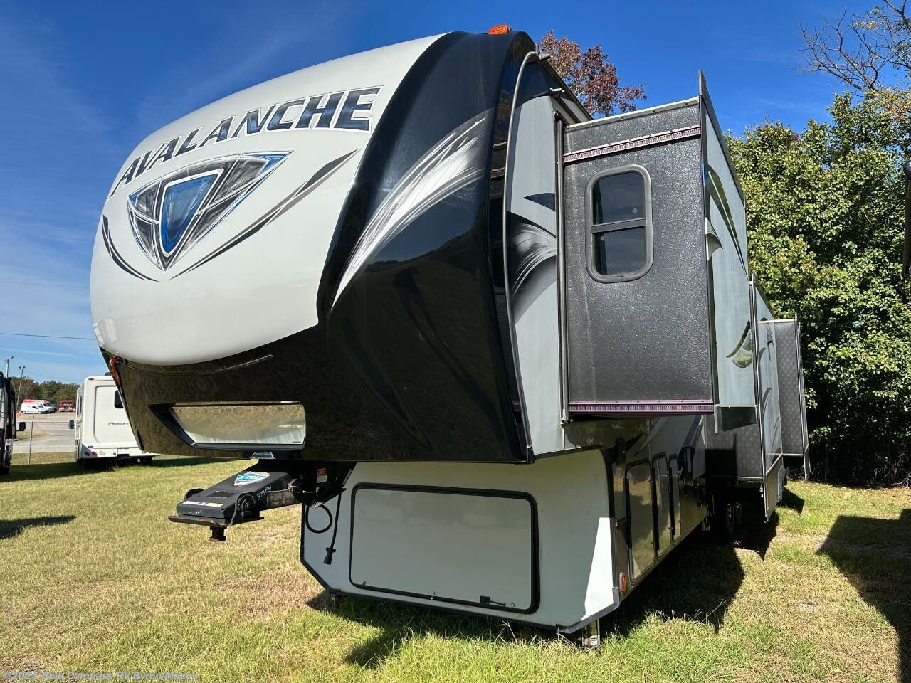 Used 2020 Keystone Avalanche 379bh available in Byron, Georgia