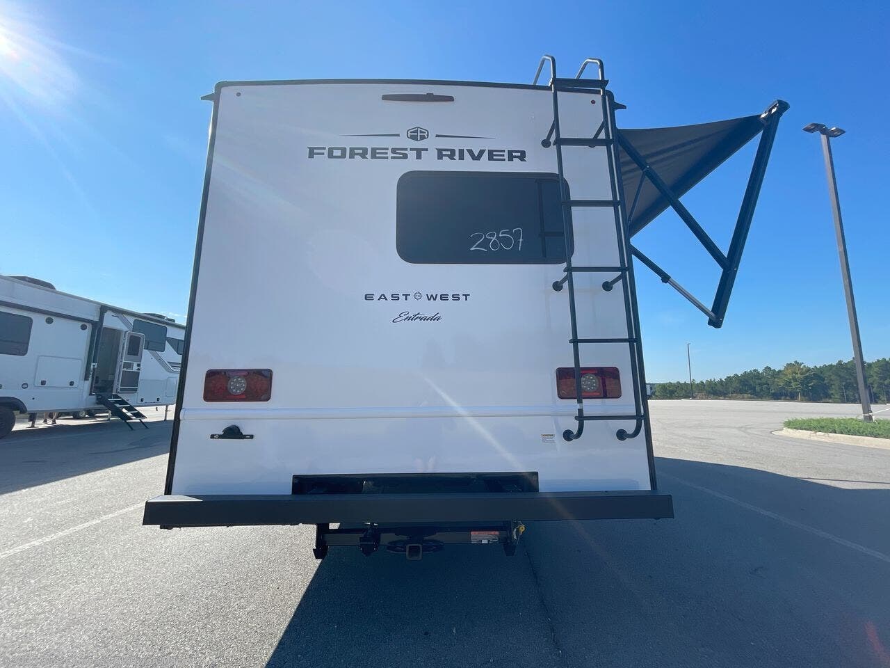 Contact us now about this 2026 East to West Entrada 210NS! 2026 Entrada 210NS by East to West from Blue Compass RV Byron-Macon in Byron, Georgia