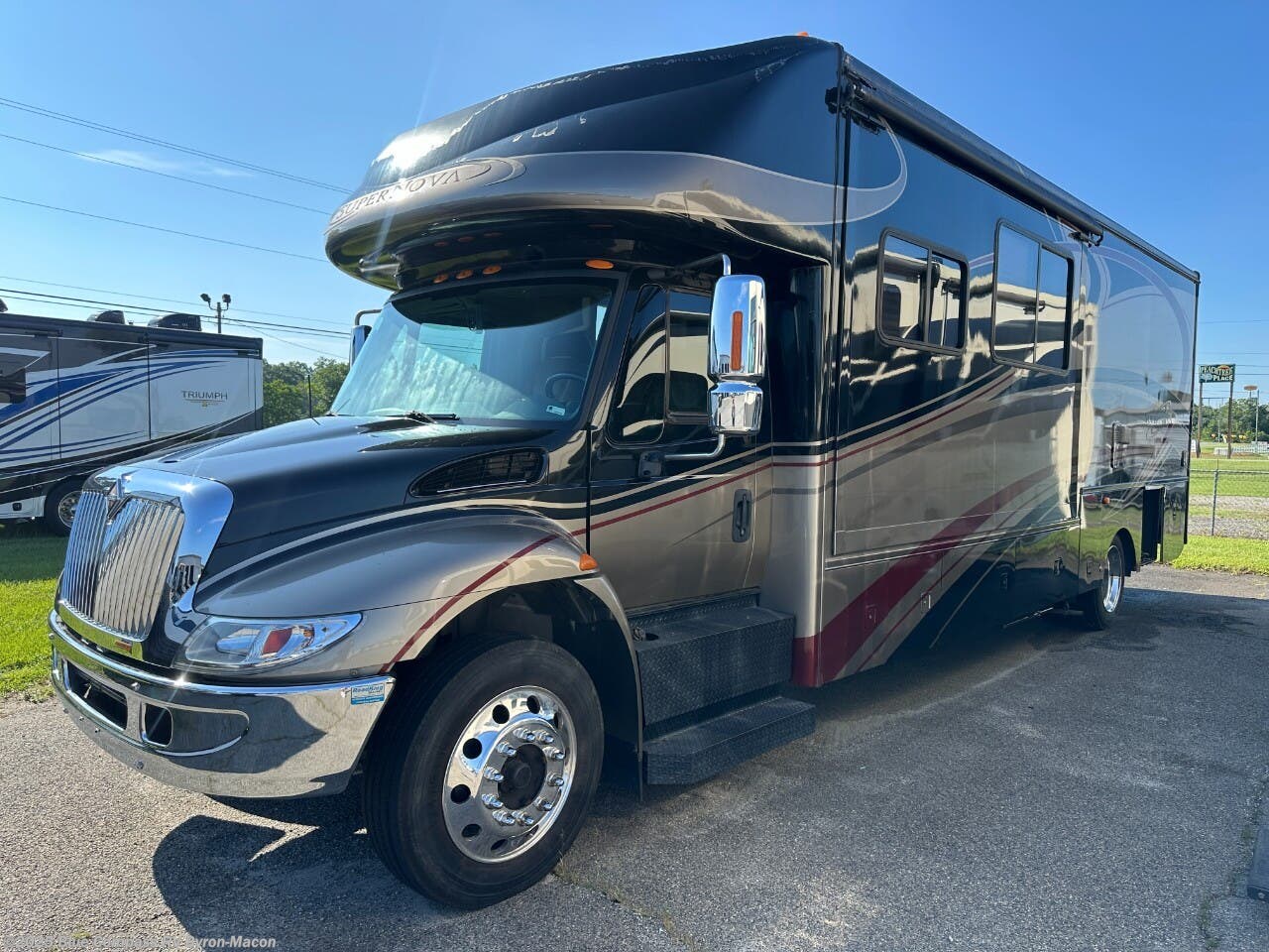 Contact us now about this 2008 Gulf Stream SuperNova 6331! 2008 SuperNova 6331 by Gulf Stream from Blue Compass RV Byron-Macon in Byron, Georgia