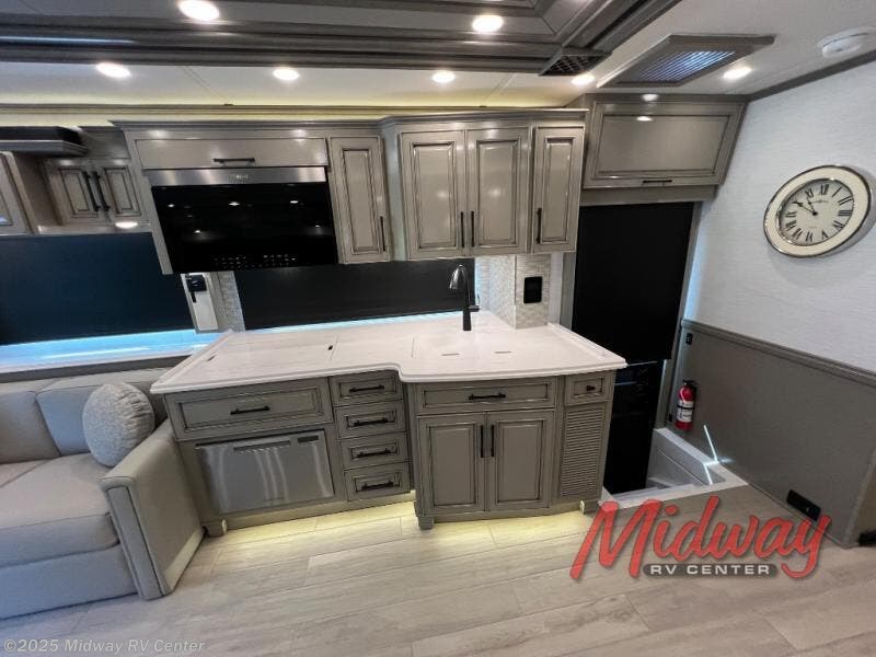 New 2026 Newmar Summit Aire 4505 available in Grand Rapids, Michigan