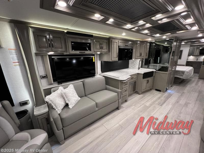 New 2026 Newmar Dutch Star 4081 available in Grand Rapids, Michigan