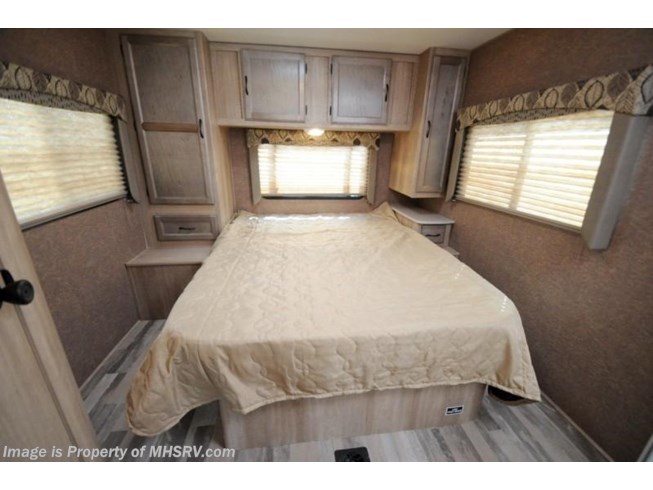 2015 Coachmen Freelander 28QB Anni. W/ Pwr Awning, 15K BTU A/C, Ext. TV, AA - New Class C For Sale by Motor Home Specialist in Alvarado, Texas