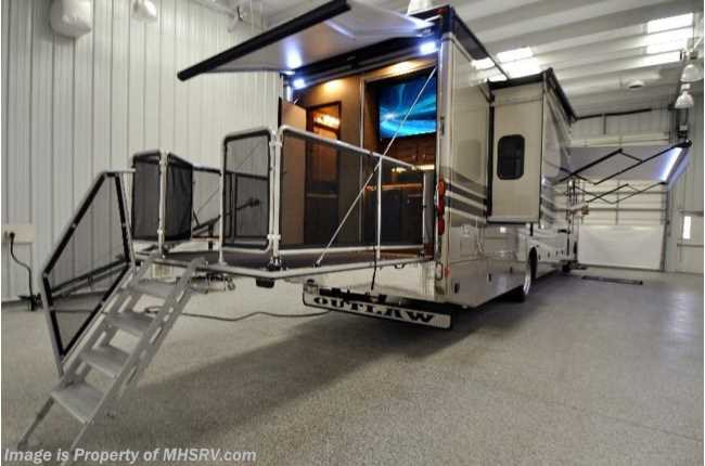 2015 Thor Motor Coach Outlaw Residence Edition 38RE Bath &amp; 1/2, Back Patio &amp; Kitchen, 50&quot; TV