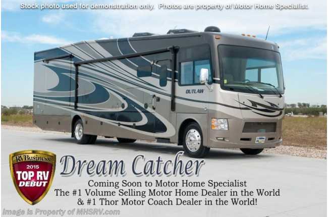 2015 Thor Motor Coach Outlaw Residence Edition 38RE 26K Chassis, Res. Fridge, Ext Patio &amp; Kitchen