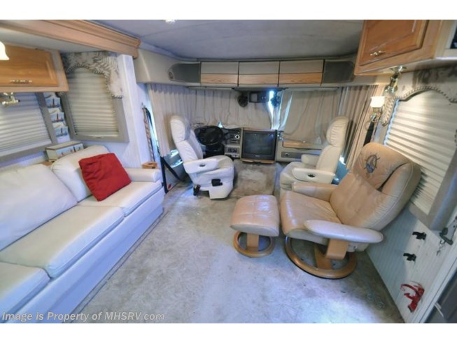 2001 Fleetwood Pace Arrow with 2 slides 35R - Used Class A For Sale by Motor Home Specialist in Alvarado, Texas