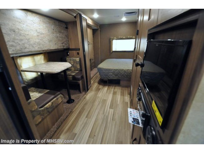 2017 Coachmen Freelander 31BH Bunk Model W/Ent. Package & Exterior TV - New Class C For Sale by Motor Home Specialist in Alvarado, Texas