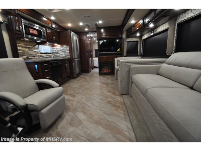2017 Fleetwood Bounder 34T W/3 Slides, LX Package, Res Fridge - New Class A For Sale by Motor Home Specialist in Alvarado, Texas