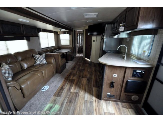 2016 Cruiser RV Radiance Touring Edition 28RLSS RV for Sale at MHSRV - New Travel Trailer For Sale by Motor Home Specialist in Alvarado, Texas