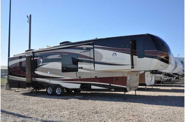 2012 Thor Motor Coach Redwood with 5 slides