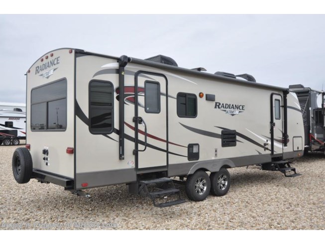 2017 Radiance Ultra-Lite 25RL RV for Sale at MHSRV W/King Bed by Cruiser RV from Motor Home Specialist in Alvarado, Texas