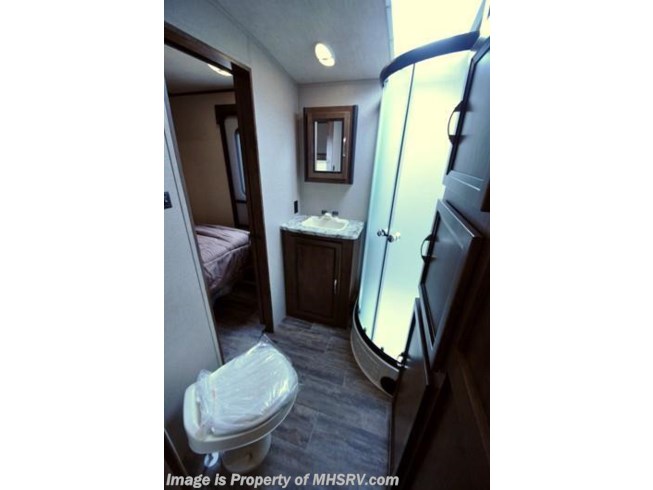 2017 Cruiser RV Radiance Ultra-Lite 25RL RV for Sale @ MHSRV W/King Bed - New Travel Trailer For Sale by Motor Home Specialist in Alvarado, Texas