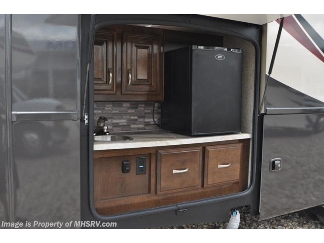 2019 Miramar 34.2 RV for Sale at MHSRV.com FWS, King, Fireplace by Thor Motor Coach from Motor Home Specialist in Alvarado, Texas