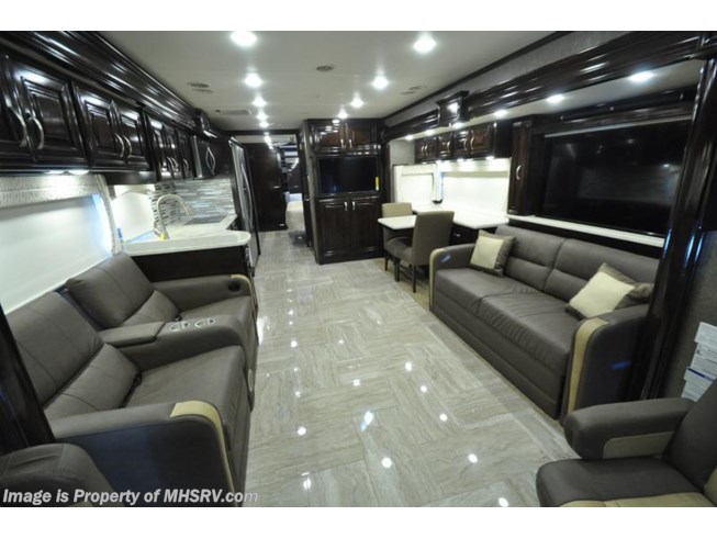 2018 Thor Motor Coach Venetian A40 Luxury Bath & 1/2 RV for Sale W/King Bed - New Diesel Pusher For Sale by Motor Home Specialist in Alvarado, Texas