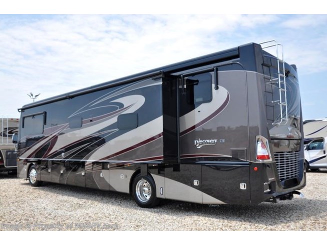 2018 Discovery LXE 40E Bath & 1/2 RV for Sale at MHSRV W/Satellite by Fleetwood from Motor Home Specialist in Alvarado, Texas