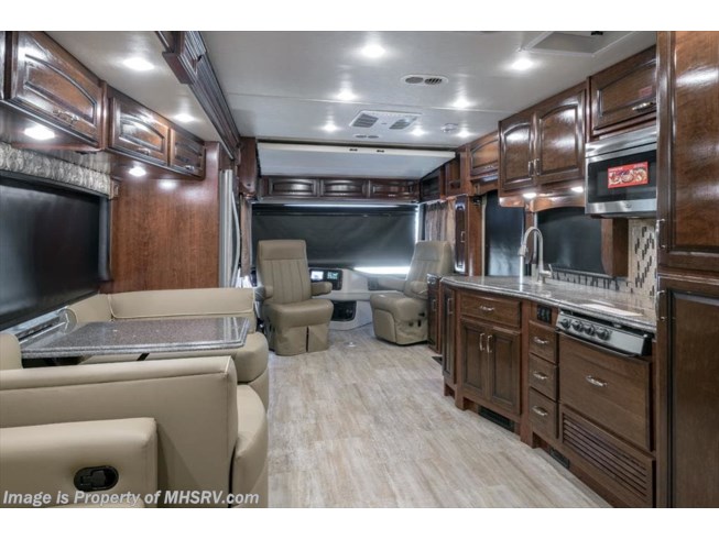 2018 Holiday Rambler Navigator XE 36U Bath & 1/2 RV for Sale W/Sat, W/D, King - New Diesel Pusher For Sale by Motor Home Specialist in Alvarado, Texas
