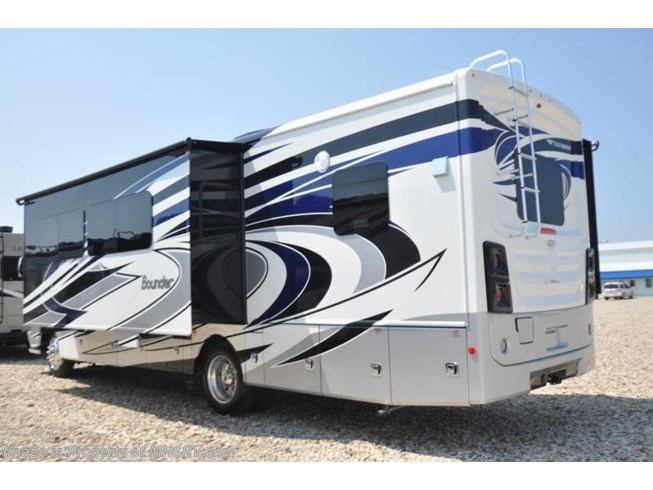 2018 Bounder 33C for Sale @ MHSRV W/LX Pkg, King, Sat, Credenza by Fleetwood from Motor Home Specialist in Alvarado, Texas