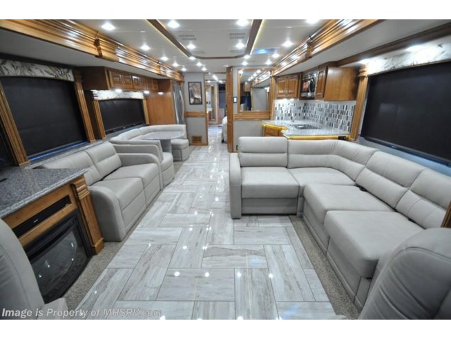 2018 Fleetwood Discovery LXE 44H Bath & 1/2 450HP Tag W/Aqua Hot & U-Dinette - New Diesel Pusher For Sale by Motor Home Specialist in Alvarado, Texas