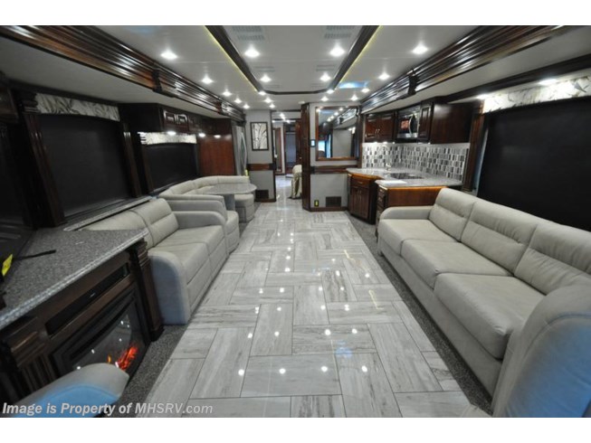 2018 Fleetwood Discovery LXE 44H Bath & 1/2, Tag, Aqua Hot, U Dinette, Sofa - New Diesel Pusher For Sale by Motor Home Specialist in Alvarado, Texas