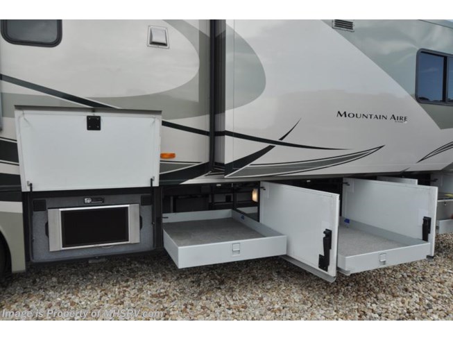 2006 Newmar Mountain Aire 4309 W/ King, W/D - Used Diesel Pusher For Sale by Motor Home Specialist in Alvarado, Texas