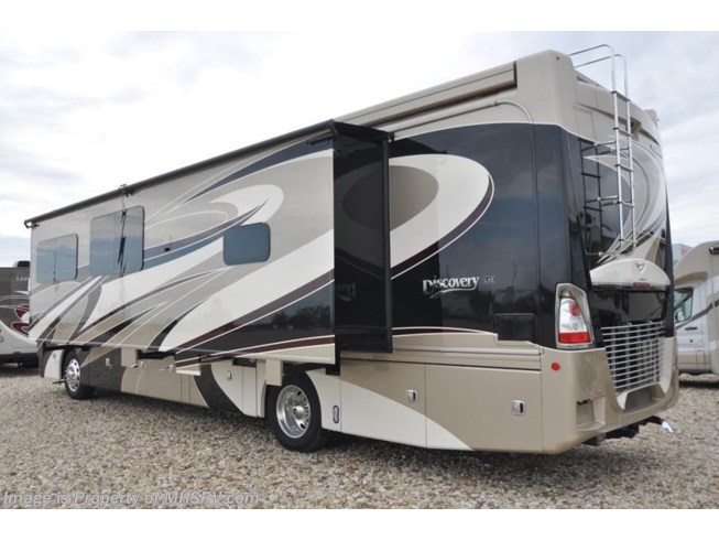 2018 Discovery LXE 38K Bath & 1/2 RV for Sale W/ Sat, King Bed, W/D by Fleetwood from Motor Home Specialist in Alvarado, Texas