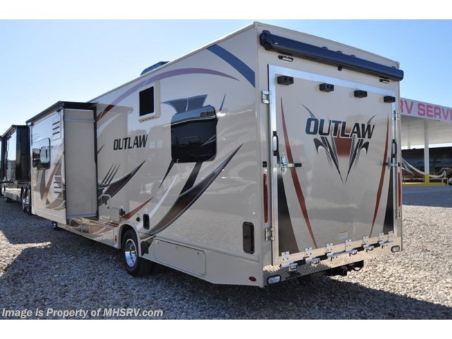 2018 Outlaw 29J Toy Hauler RV for Sale @ MHSRV.com by Thor Motor Coach from Motor Home Specialist in Alvarado, Texas