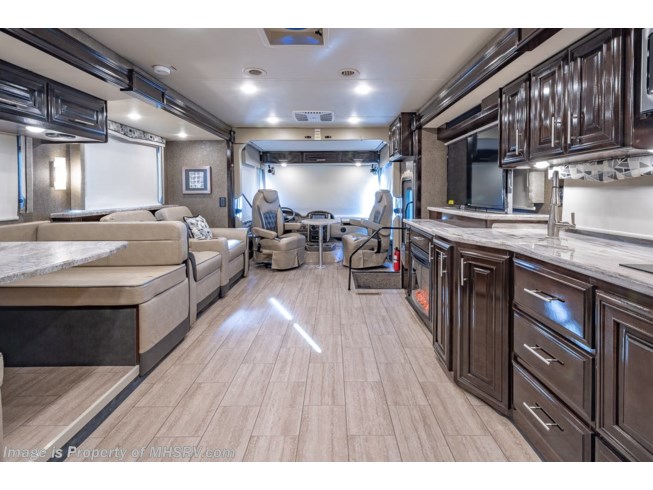 2019 Thor Motor Coach Challenger 37FH Bath & 1/2 RV W/ Theater Seats - New Class A For Sale by Motor Home Specialist in Alvarado, Texas