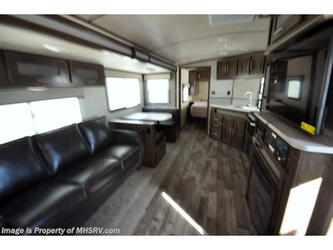 2018 Cruiser RV Radiance Ultra-Lite 25RB RV W/King, 2 A/C, Pwr Tongue Jack - New Travel Trailer For Sale by Motor Home Specialist in Alvarado, Texas