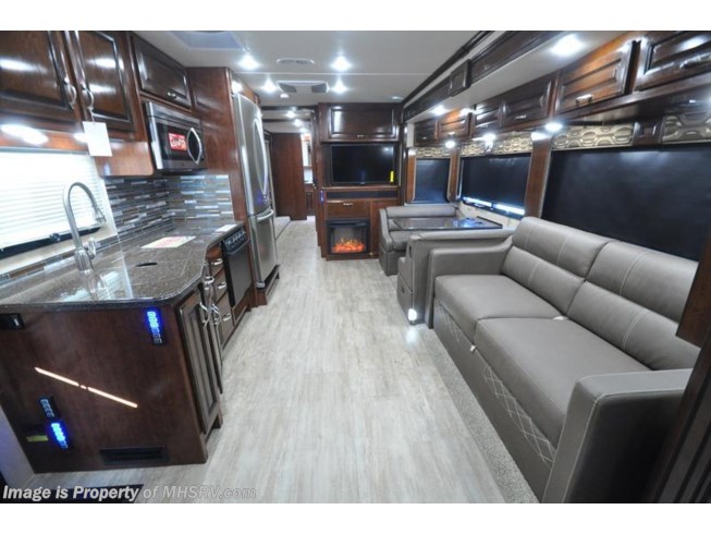 2018 Fleetwood Southwind 37H Bath & 1/2 Bunk Model W/ King, Sat, W/D - New Class A For Sale by Motor Home Specialist in Alvarado, Texas