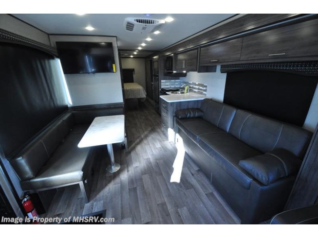2018 Fleetwood Axon 29M W/ King Bed, Sat, Hydraulic Leveling & 2 A/Cs - New Class A For Sale by Motor Home Specialist in Alvarado, Texas