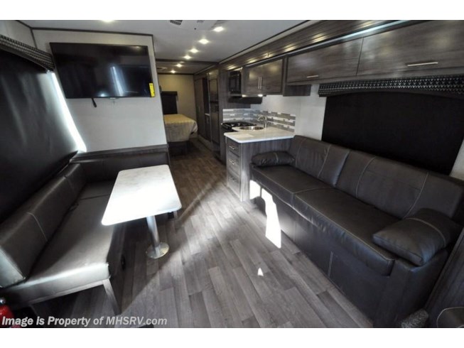 2018 Fleetwood Axon 29M W/King Bed, Hydraulic Leveling, 2 A/Cs, Sat - New Class A For Sale by Motor Home Specialist in Alvarado, Texas
