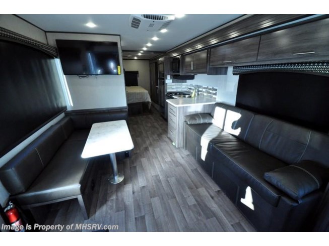 2018 Fleetwood Axon 29M W/ King Bed, Hydraulic Leveling, 2 A/Cs, Sat - New Class A For Sale by Motor Home Specialist in Alvarado, Texas